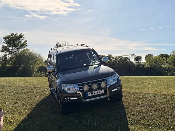 Mitsubishi Pajero 2017 photo 3