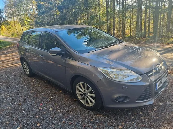 Ford Focus 2013 photo 2