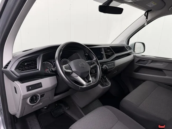 Volkswagen Transporter 2023 photo 3