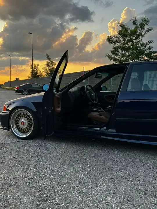 BMW 3 Series 1997 photo 2