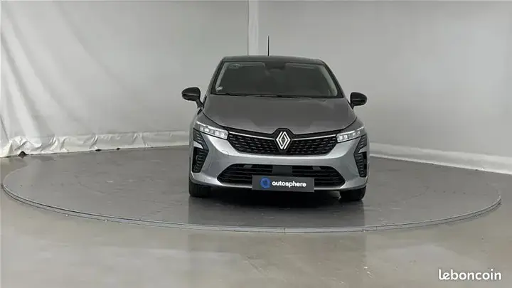 Renault Clio 2024 photo 2