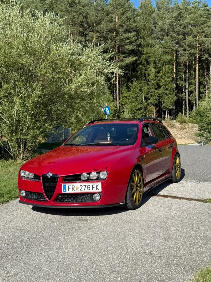 Alfa Romeo 159 2010 photo 3