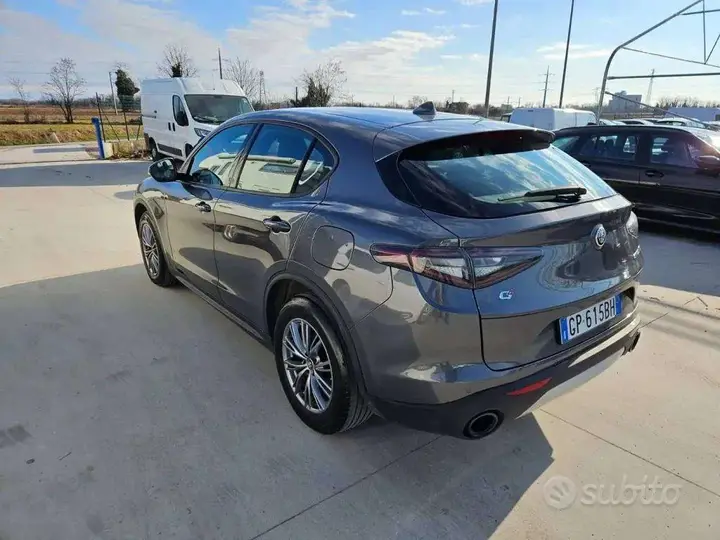 Alfa Romeo Stelvio 2023 photo 5