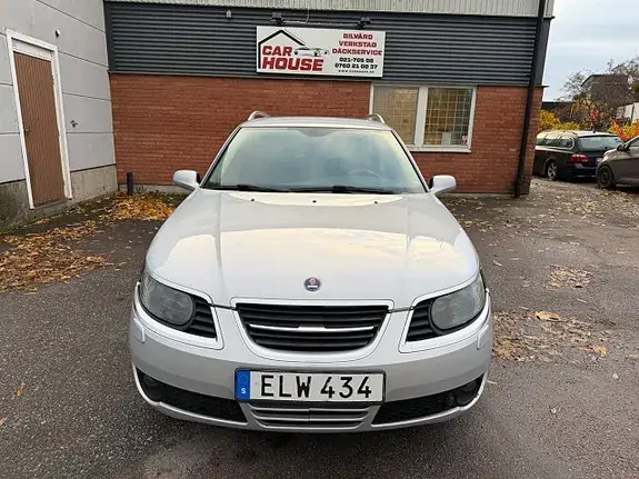 Saab 9-5 2010 photo 2