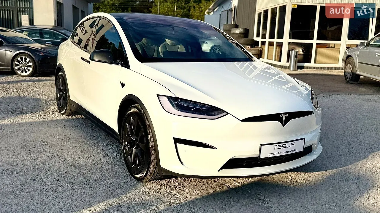 Tesla Model X 2022 photo 2