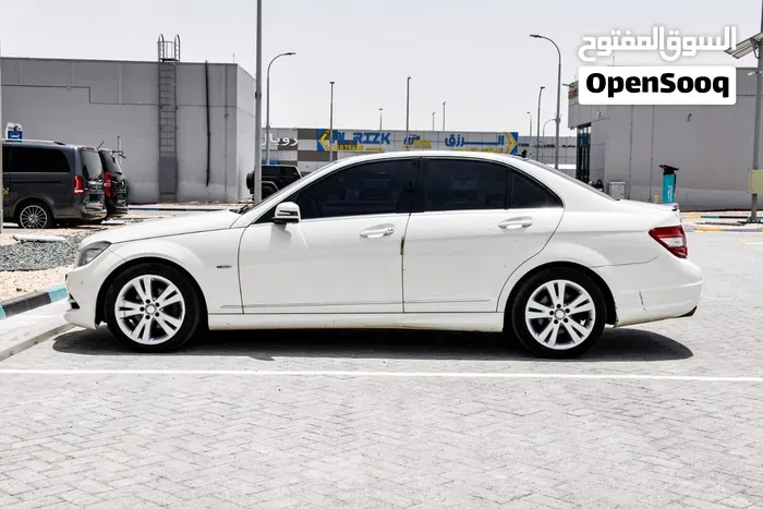 Mercedes-Benz C-Class 2011 photo 4