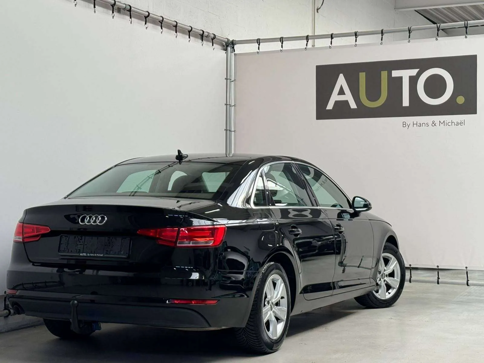 Audi A4 2016 photo 2