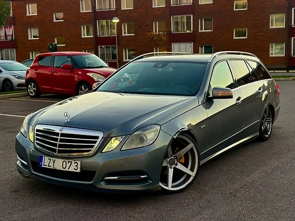 Mercedes-Benz E220 2012 photo 4