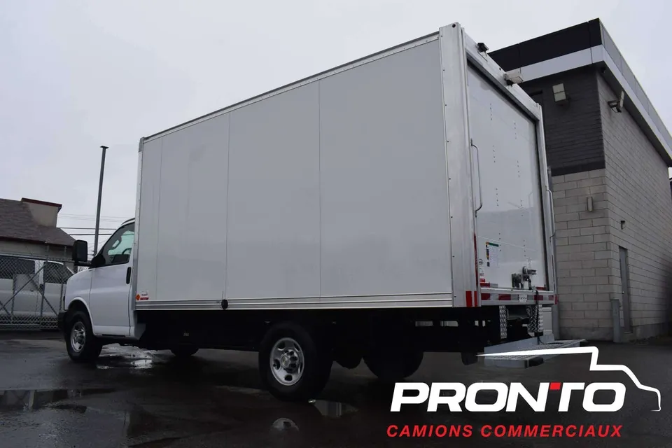 Chevrolet Express 3500 2025 photo 5