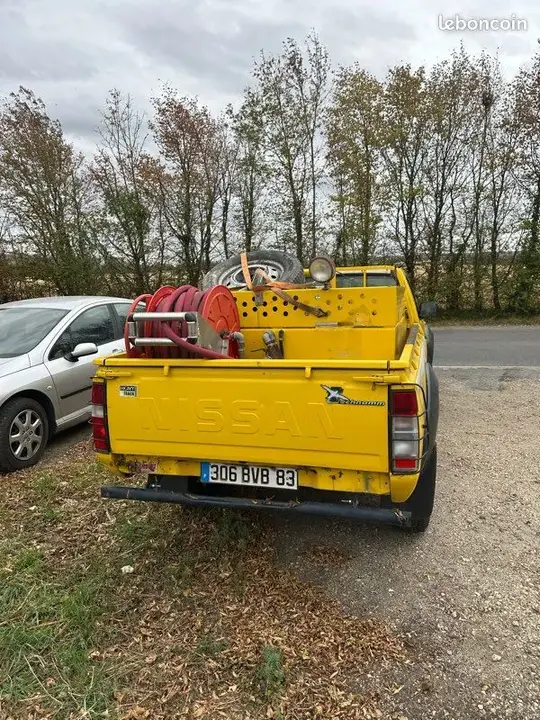 Nissan Np300 2009 photo 3
