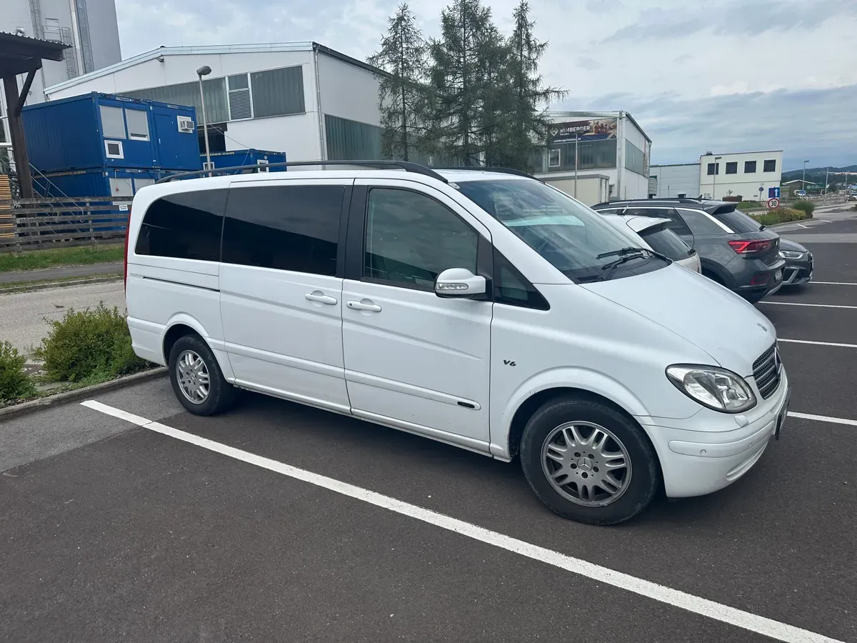 Mercedes-Benz Viano 2007 photo 2