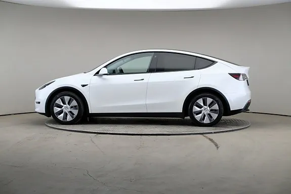 Tesla Model Y 2024 photo 4