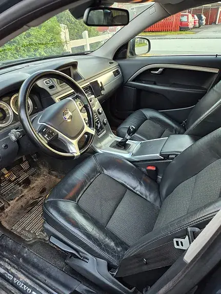 Volvo V70 2012 photo 3