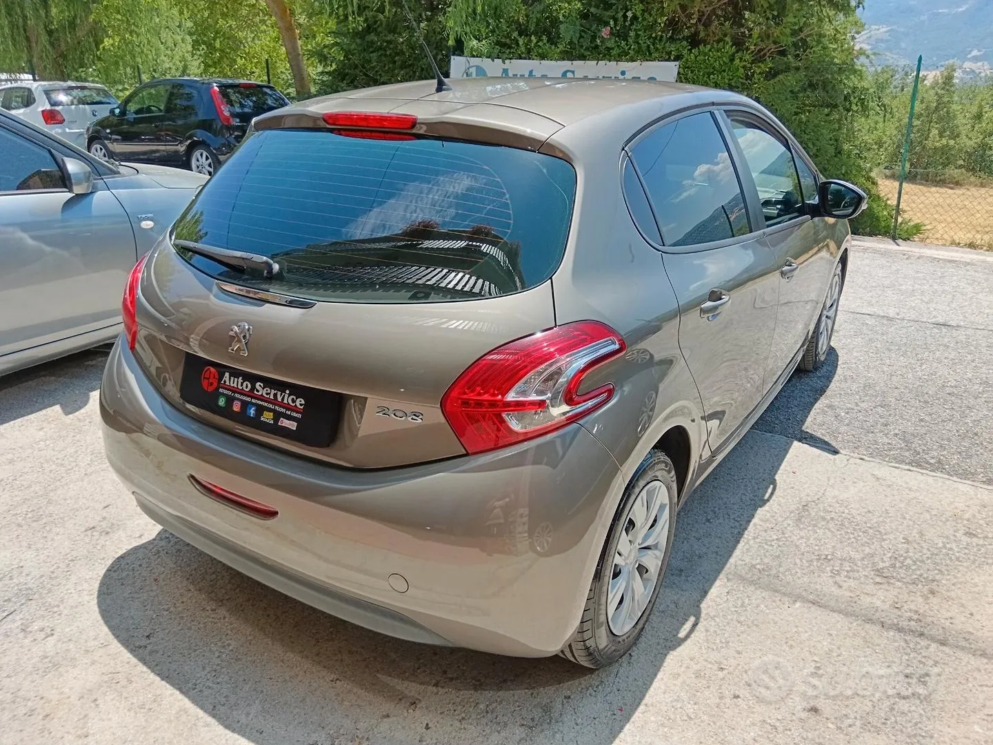 Peugeot 208 2015 photo 5