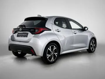 Toyota Yaris 2024 photo 2
