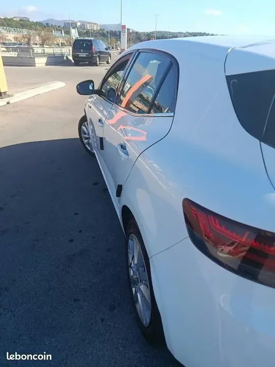 Renault Megane 2021 photo 2