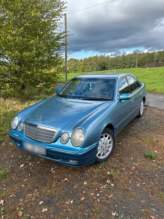 Mercedes-Benz E 200