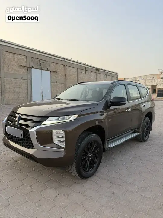 Mitsubishi Montero Sport 2021 photo 2