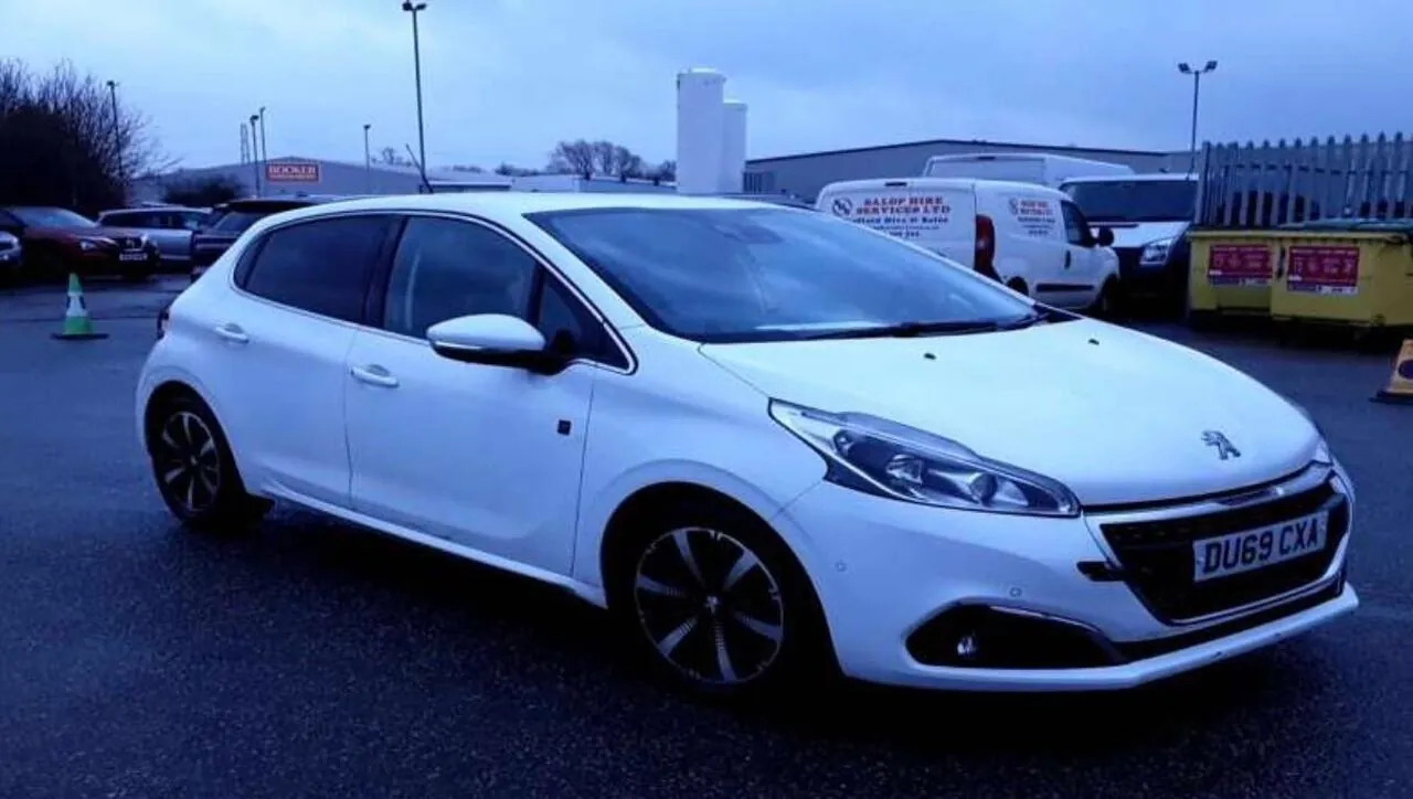 Peugeot 208
