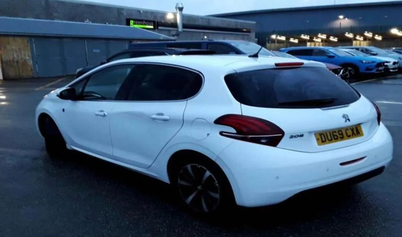 Peugeot 208 2019 photo 4