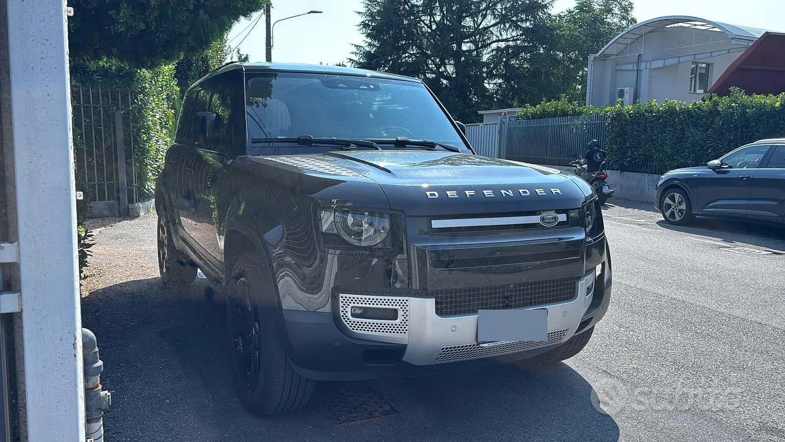 Land Rover Defender 2023 photo 4