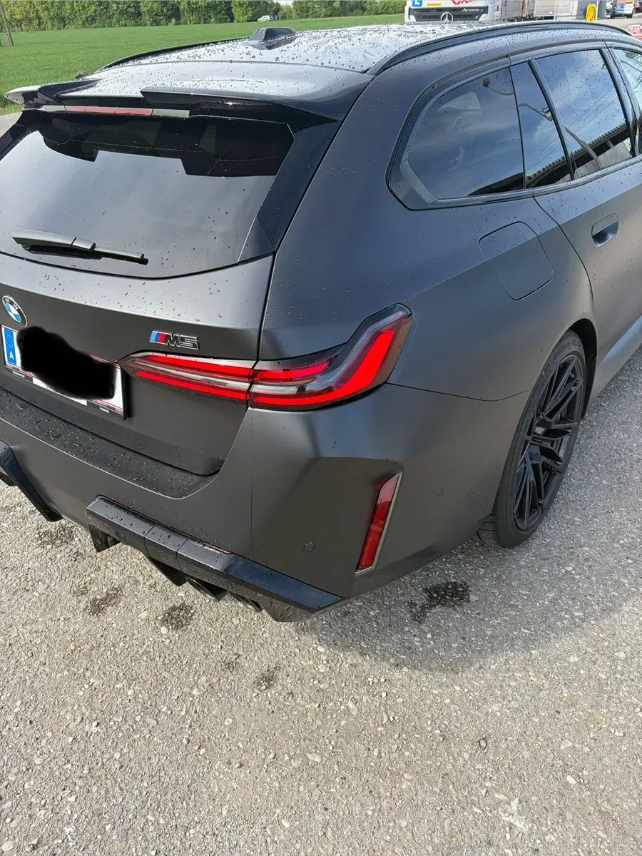 BMW 5 Series 2025 photo 3