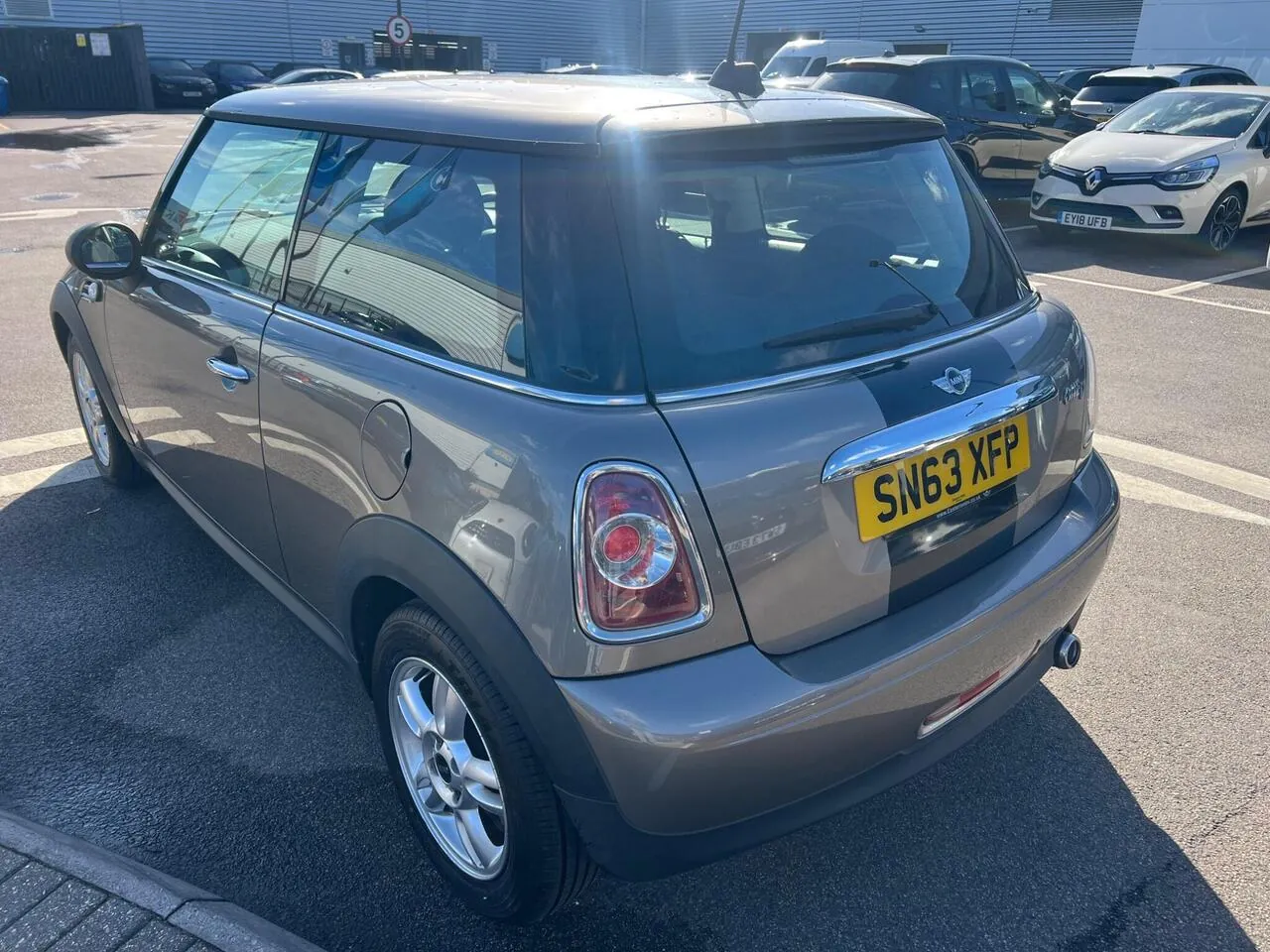Mini Hatch 2013 photo 4