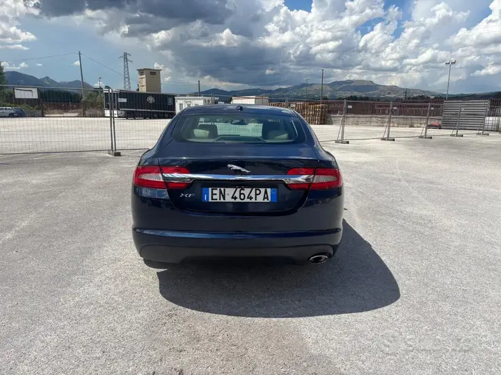 Jaguar Xf 2012 photo 4