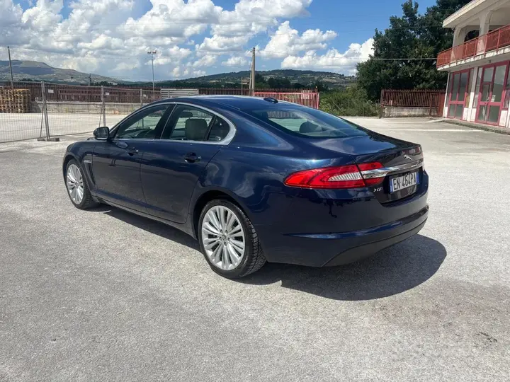 Jaguar Xf 2012 photo 3