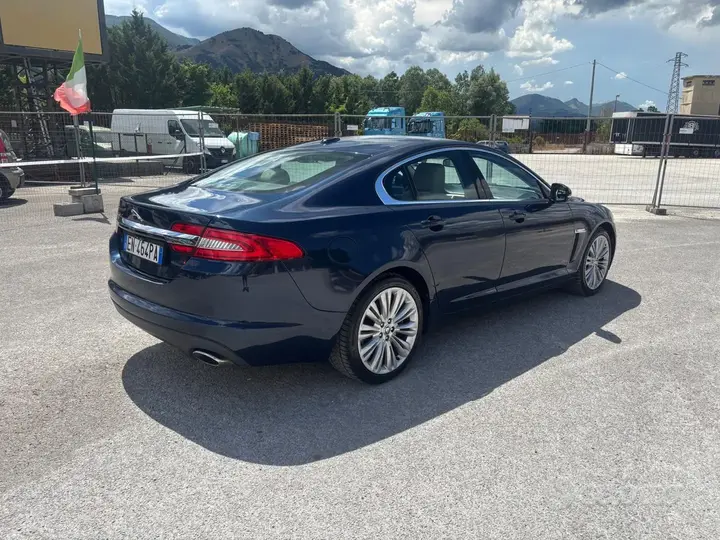 Jaguar Xf 2012 photo 5