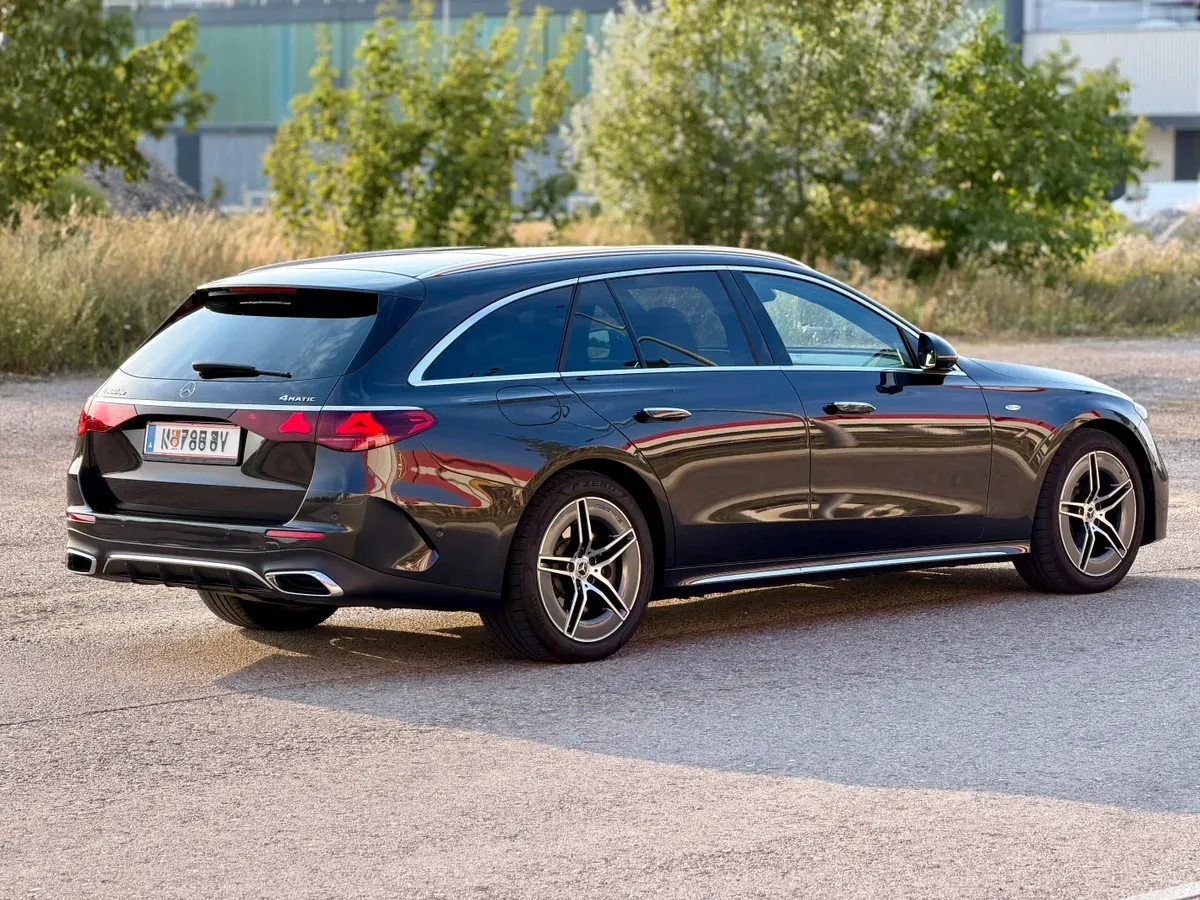 Mercedes-Benz E-Class 2025 photo 2