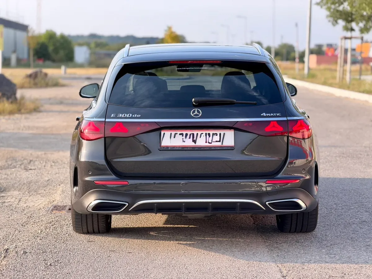 Mercedes-Benz E-Class 2025 photo 3