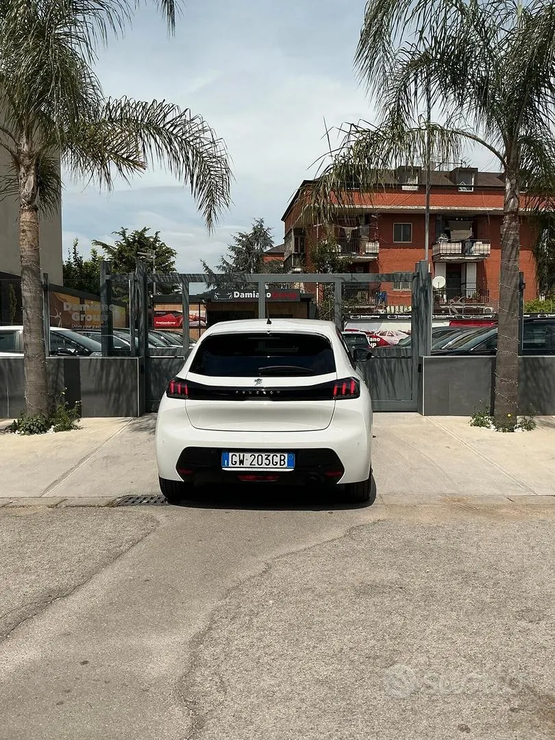 Peugeot 208 2021 photo 4