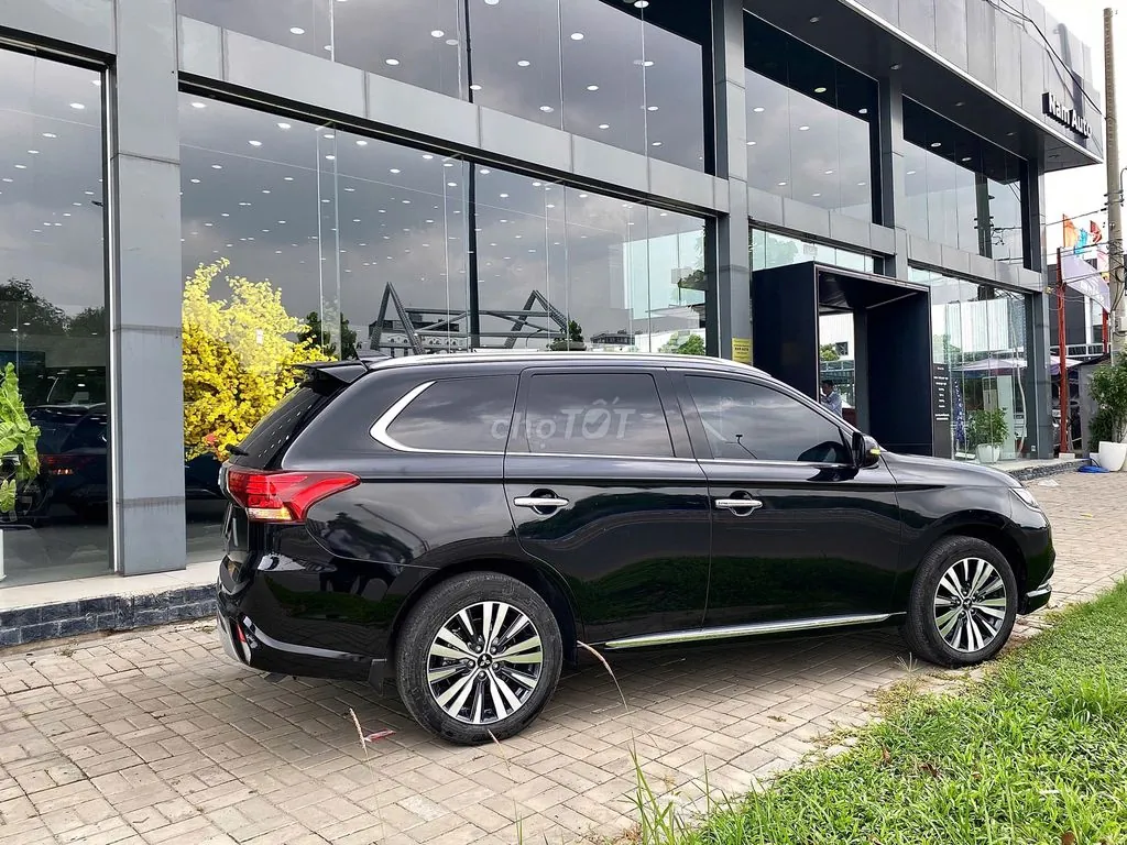 Mitsubishi Outlander 2023 photo 5