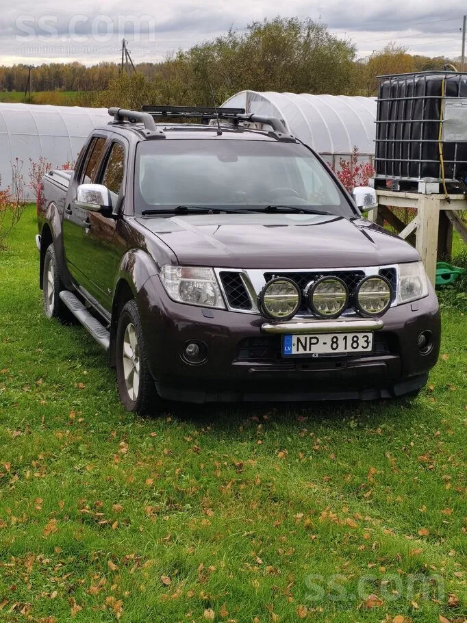 Nissan Navara 2011 photo 4