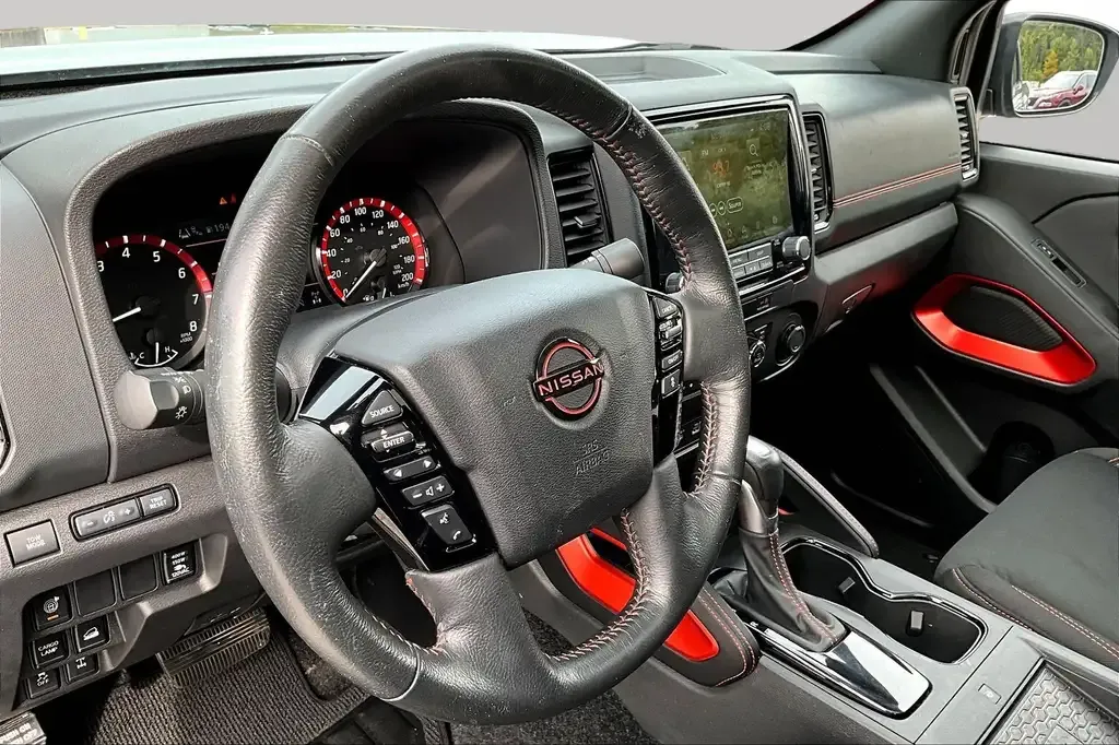 Nissan Frontier 2024 photo 2