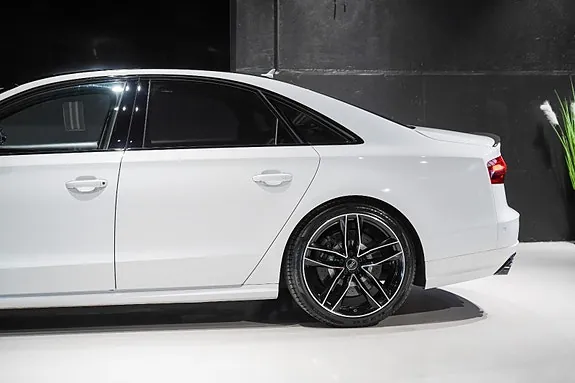Audi S8 2016 photo 5