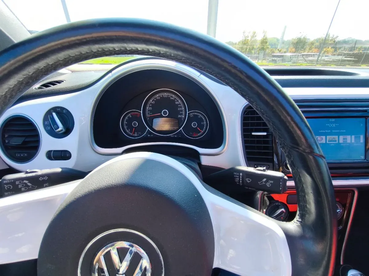 Volkswagen Beetle 2017 photo 3