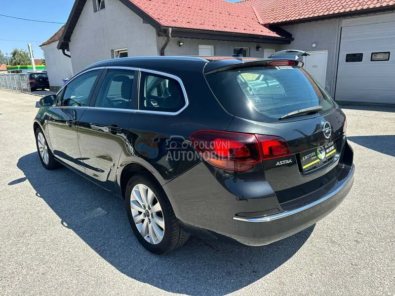 Opel Astra J 2014 photo 2