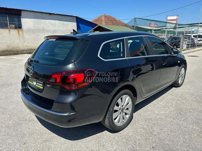 Opel Astra J 2014 photo 3