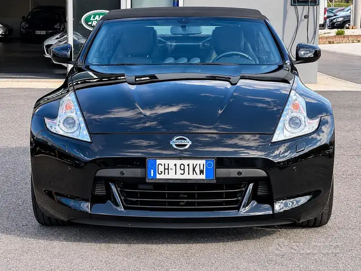 Nissan Z 2010 photo 2