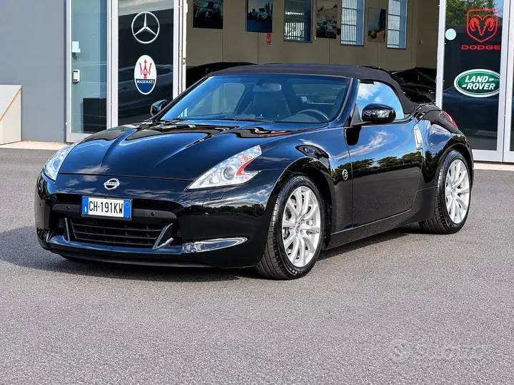 Nissan Z 2010 photo 3
