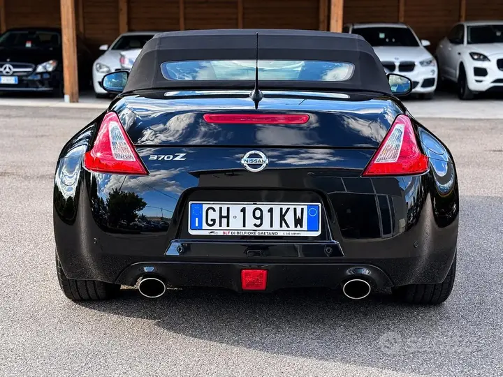 Nissan Z 2010 photo 5