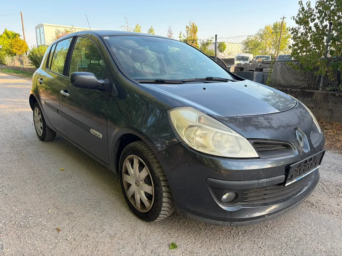 Renault Clio 2007 photo 2
