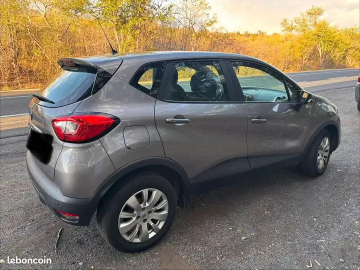 Renault Captur 2016 photo 2