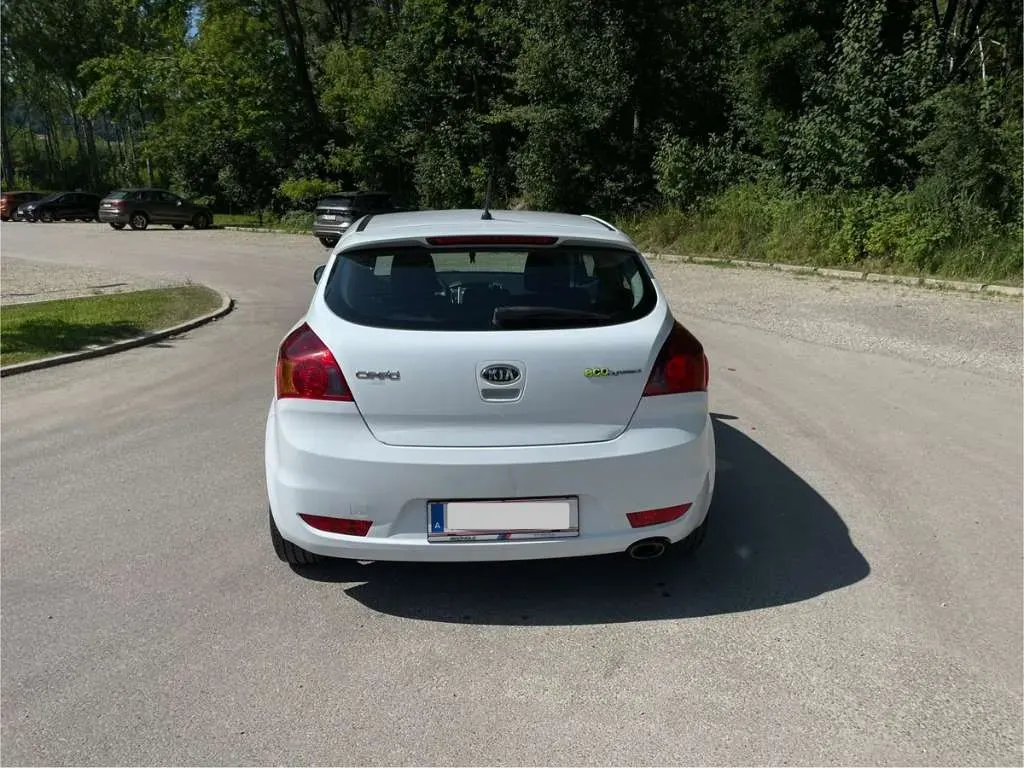 Kia Proceed 2011 photo 3