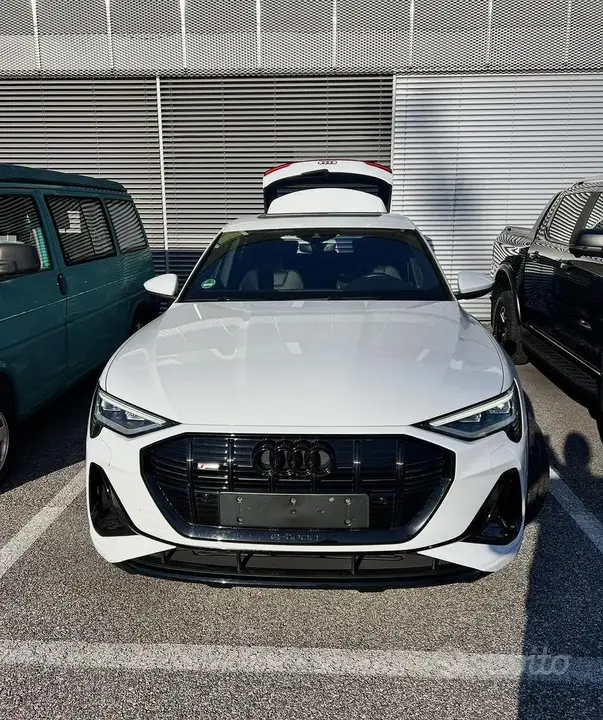 Audi E-Tron 2022 photo 2