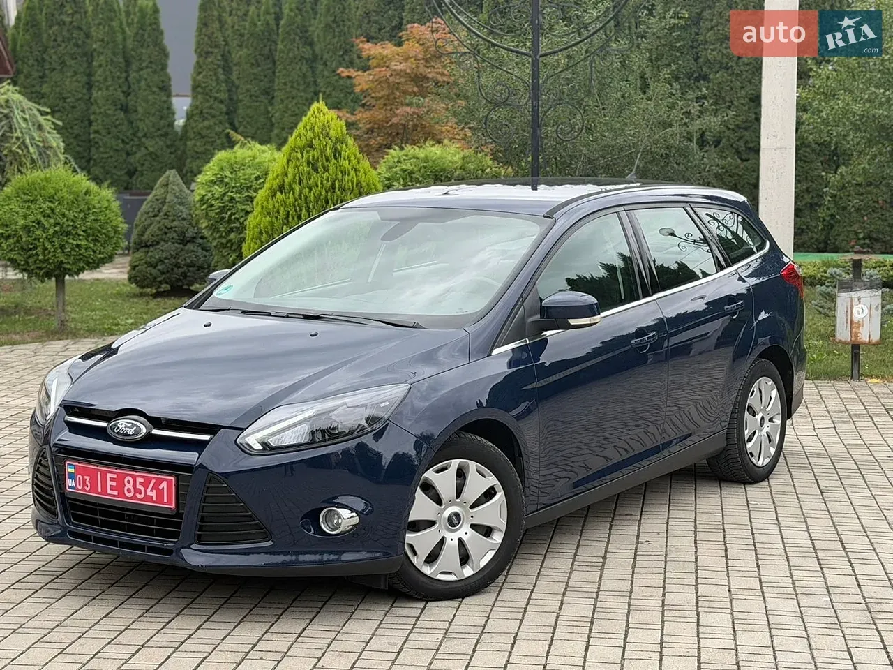 Ford Focus 2012 photo 2