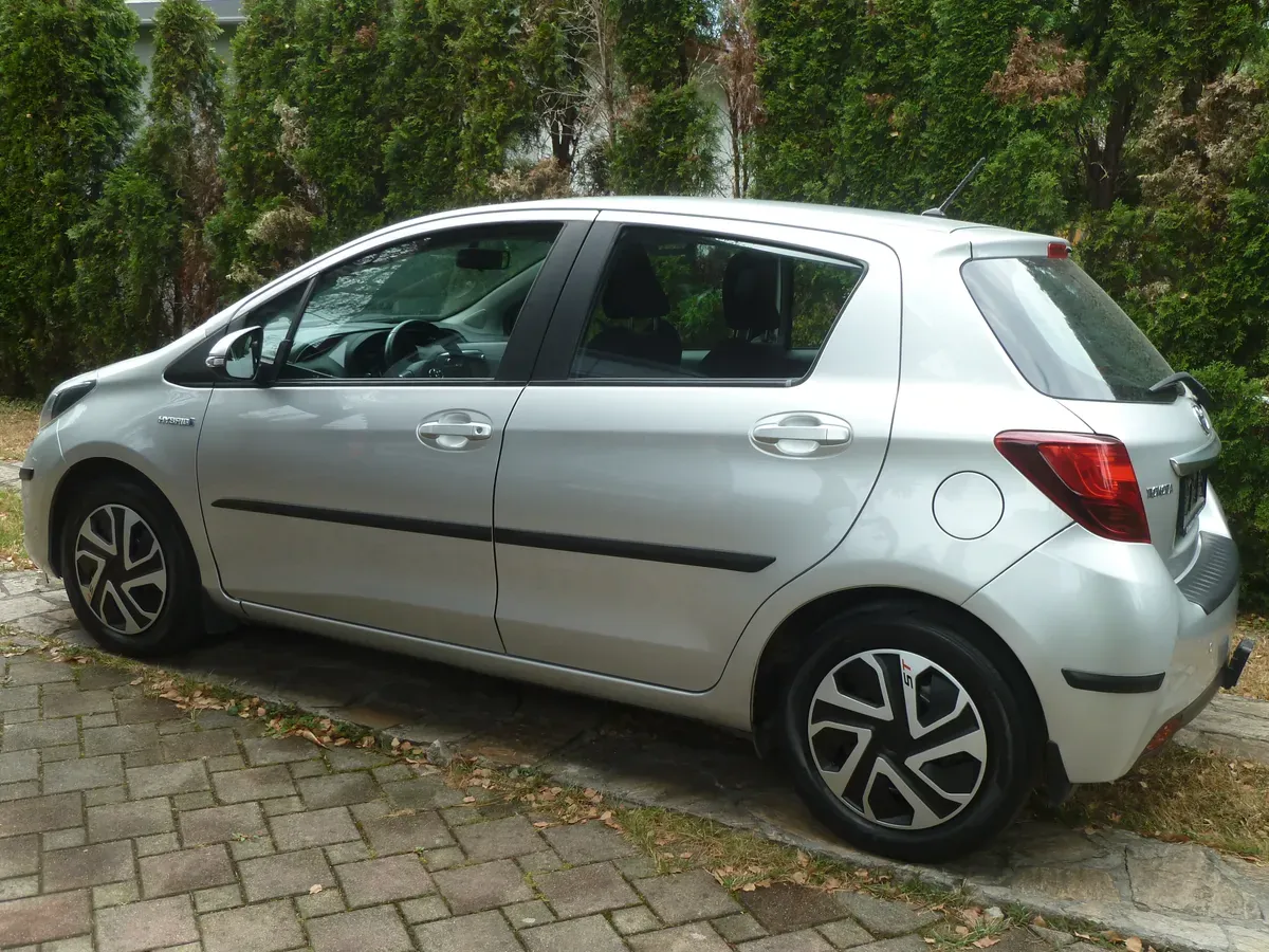 Toyota Yaris 2015 photo 3