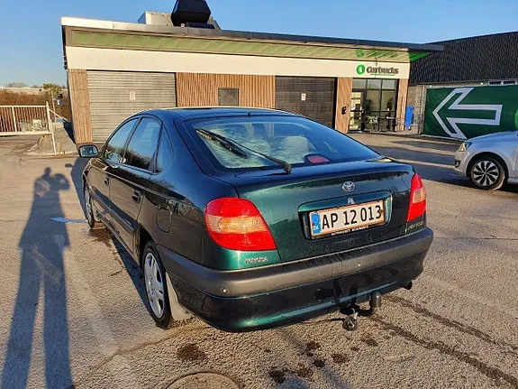 Toyota Avensis 2001 photo 4